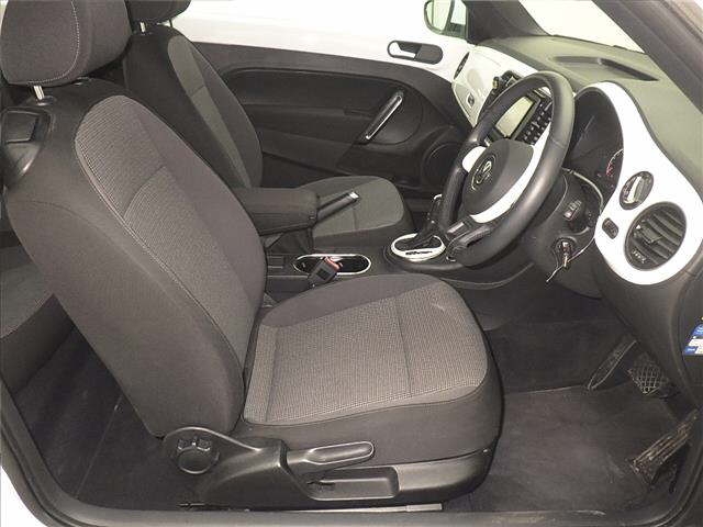 VOLKSWAGEN BEETLE