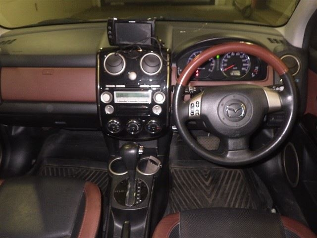 MAZDA VERISA