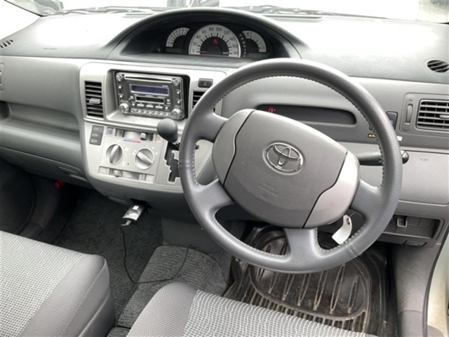 TOYOTA RAUM