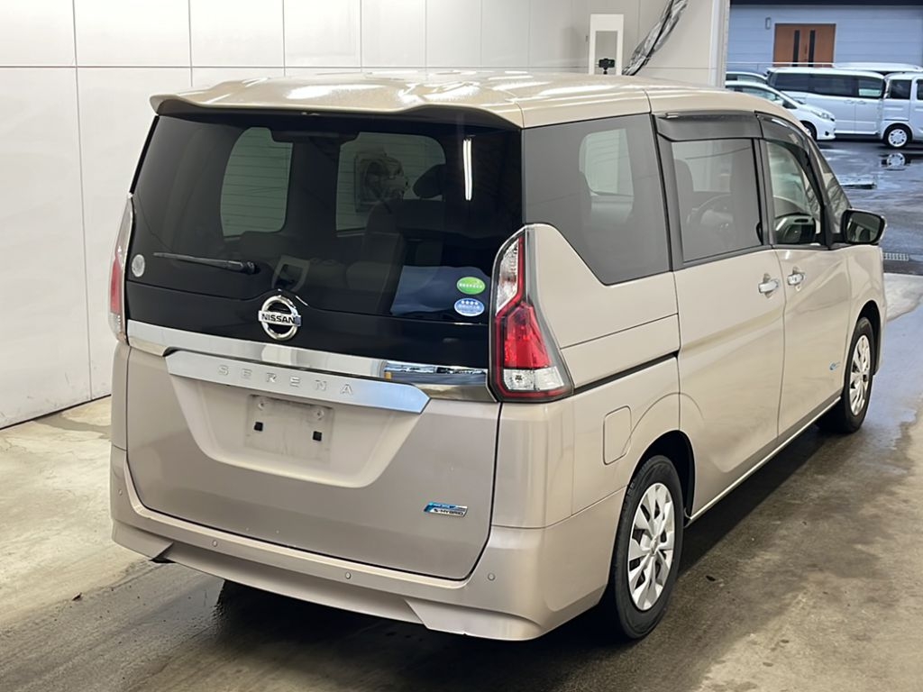 NISSAN SERENA