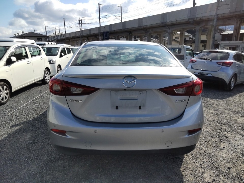 MAZDA AXELA
