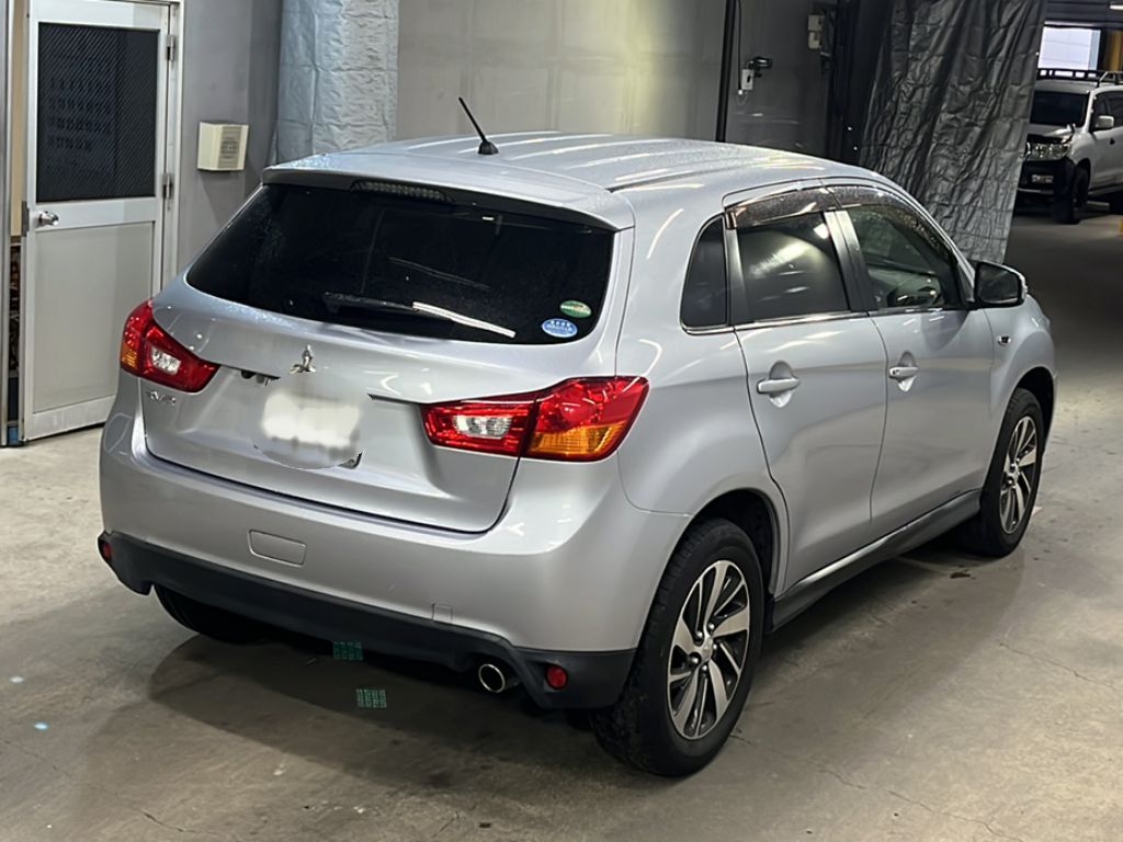 MITSUBISHI RVR