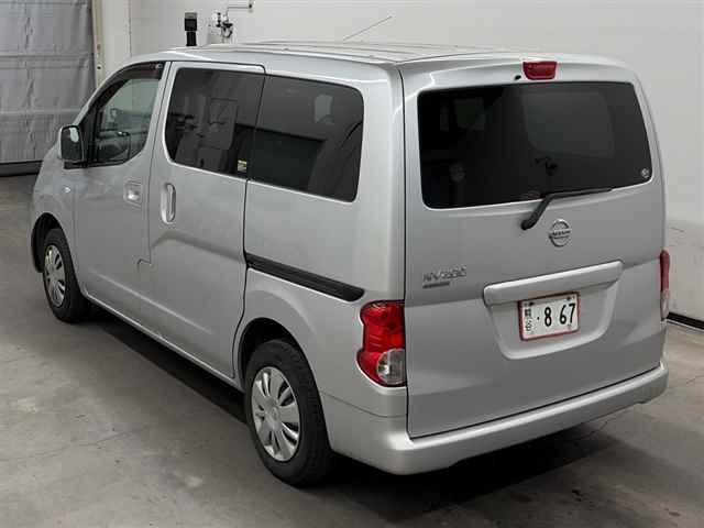 NISSAN NV200