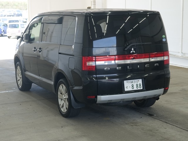 MITSUBISHI DELICA D:5