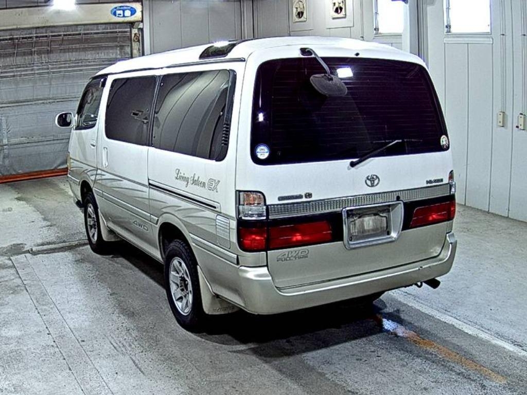 TOYOTA HIACE