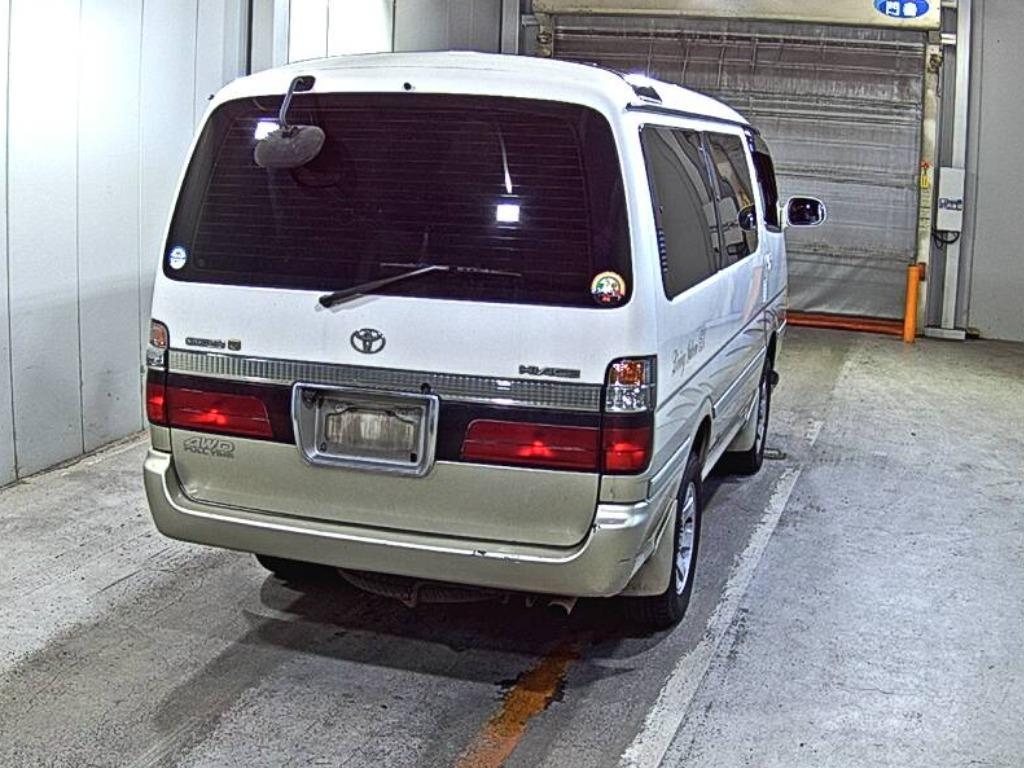 TOYOTA HIACE
