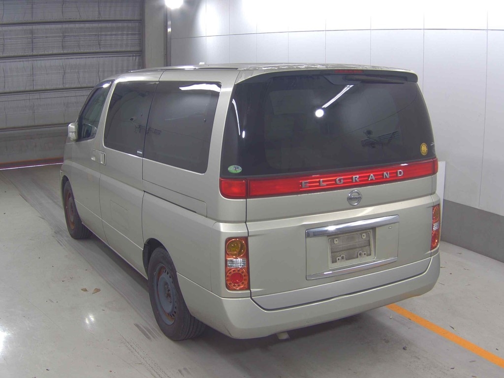 NISSAN ELGRAND