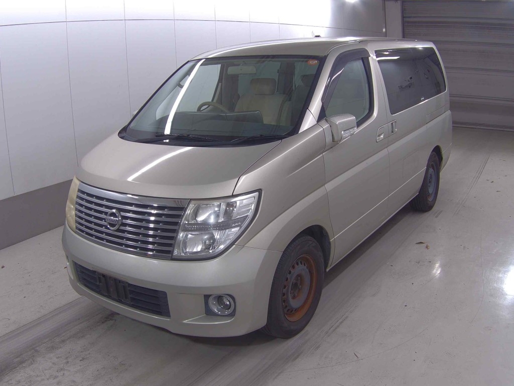 NISSAN ELGRAND