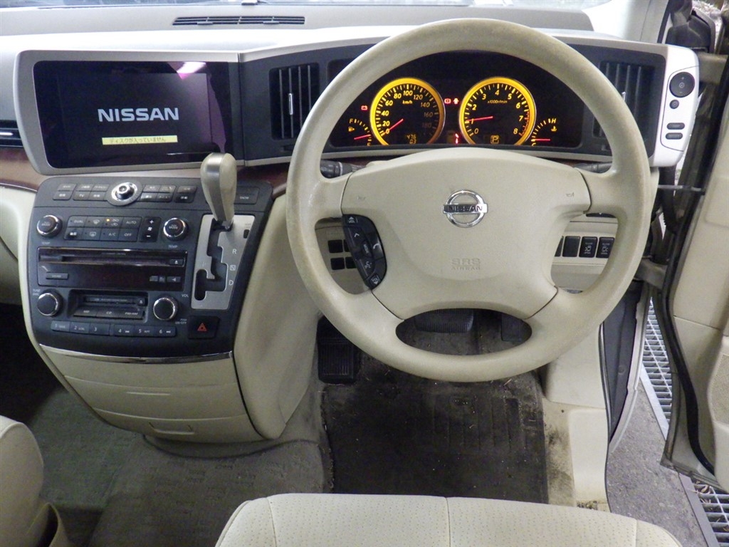 NISSAN ELGRAND