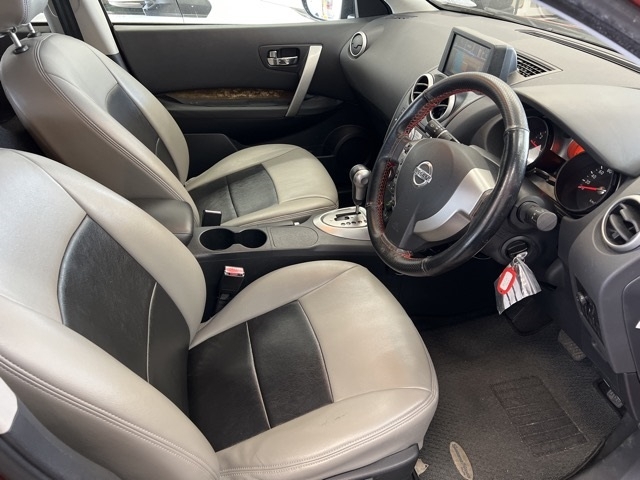 NISSAN DUALIS