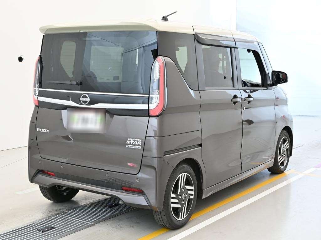 NISSAN ROOX