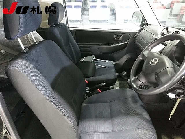 NISSAN KIX