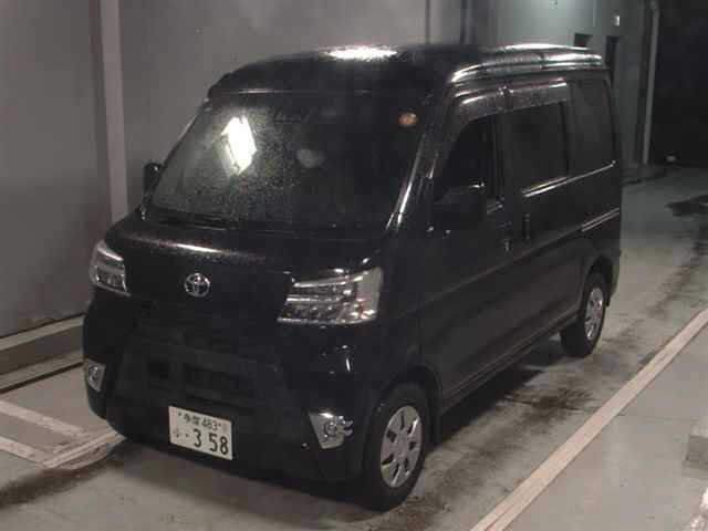 TOYOTA PIXIS VAN