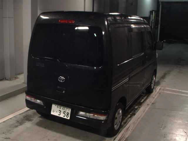 TOYOTA PIXIS VAN