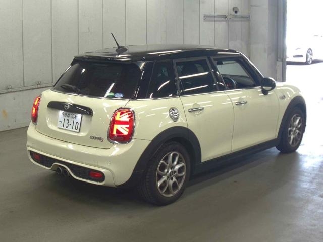 MINI HATCH