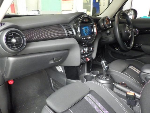 MINI HATCH