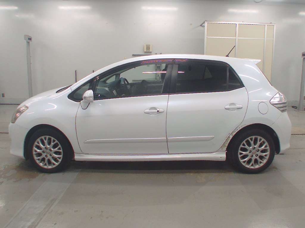 TOYOTA BLADE