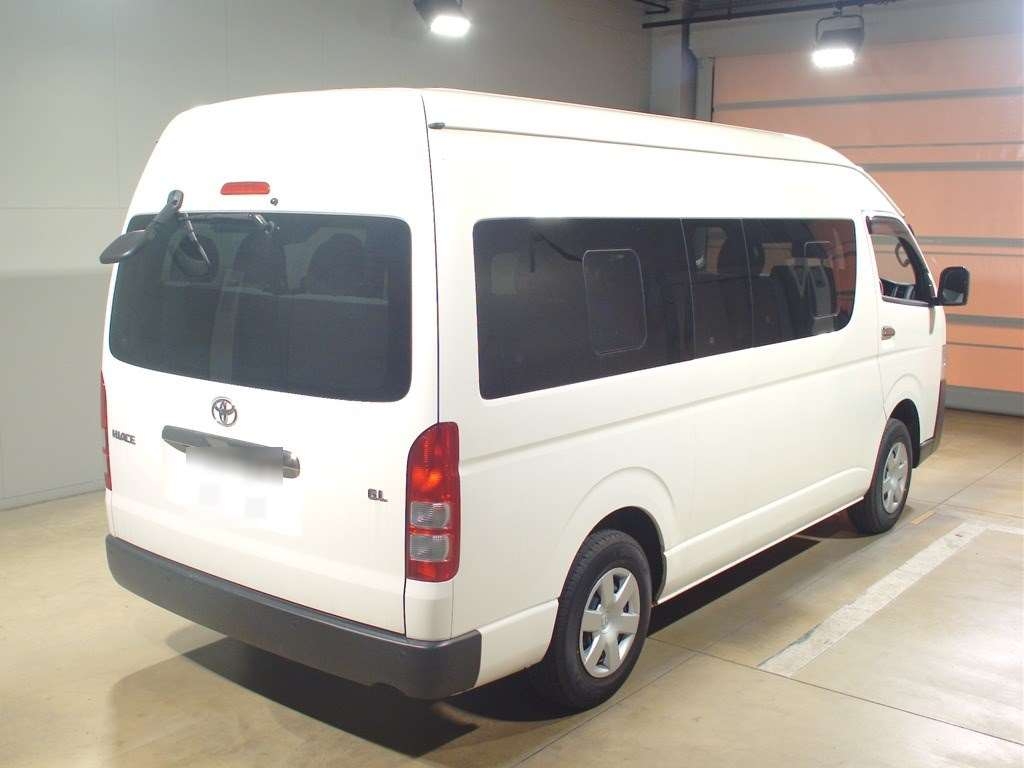 TOYOTA REGIUS ACE