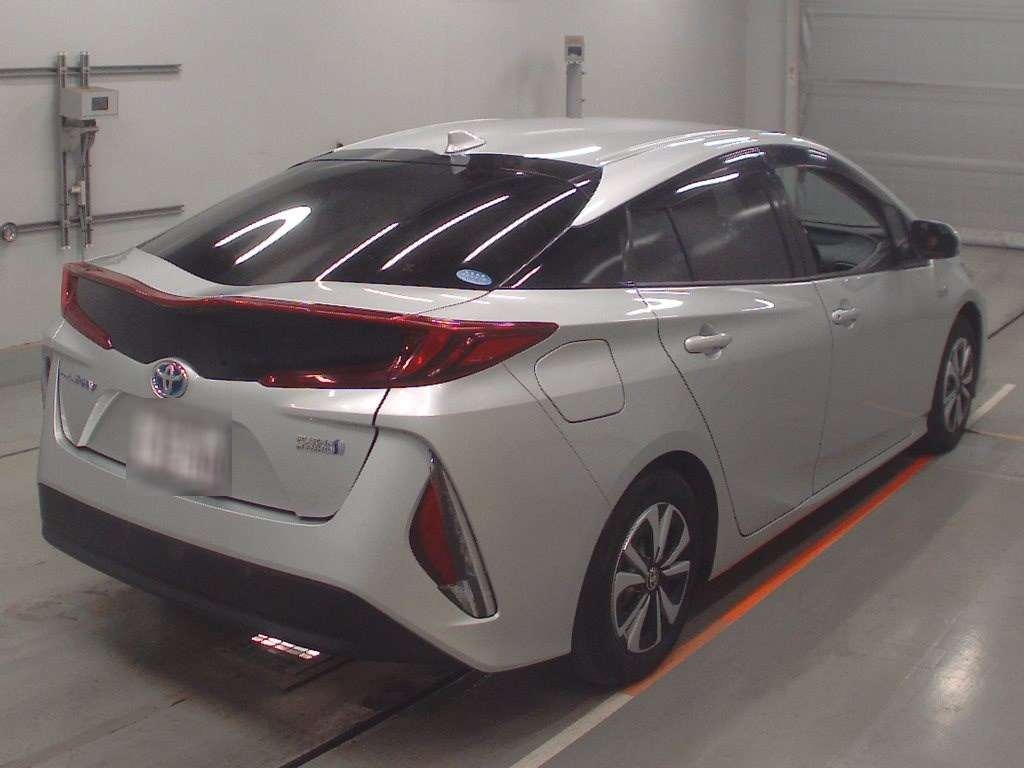 TOYOTA PRIUS PHV