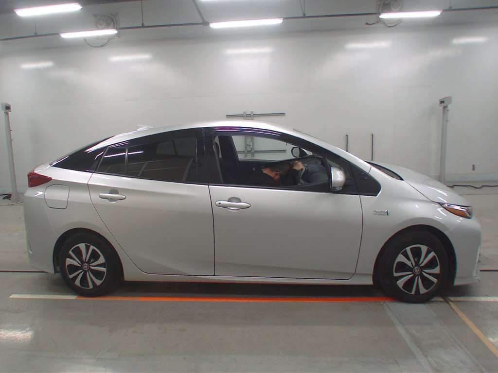 TOYOTA PRIUS PHV