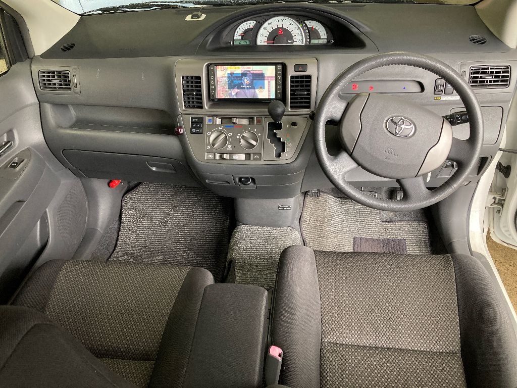 TOYOTA RAUM