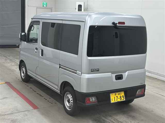 TOYOTA PIXIS VAN