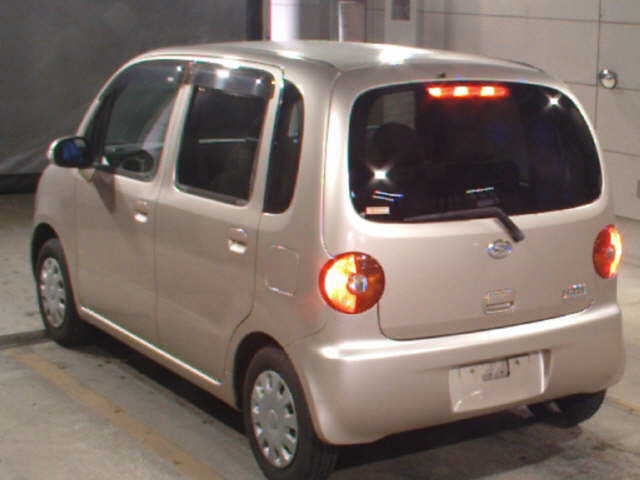 DAIHATSU MOVE LATTE