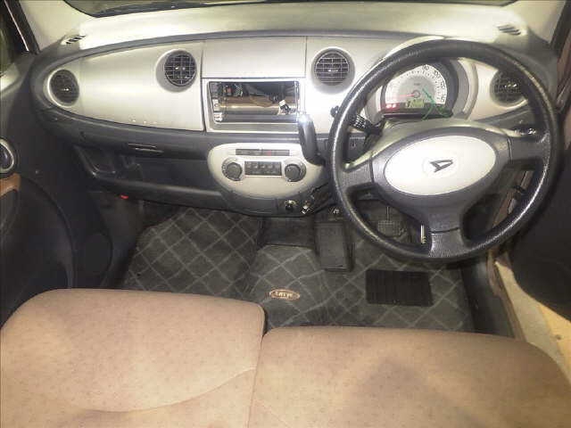 DAIHATSU MOVE LATTE