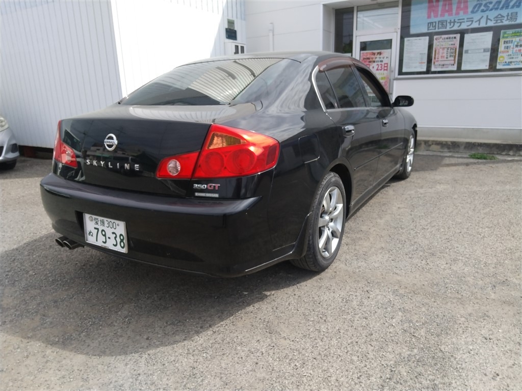 NISSAN SKYLINE