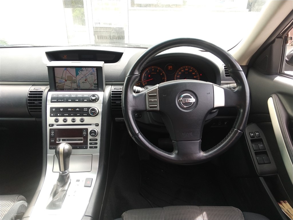 NISSAN SKYLINE