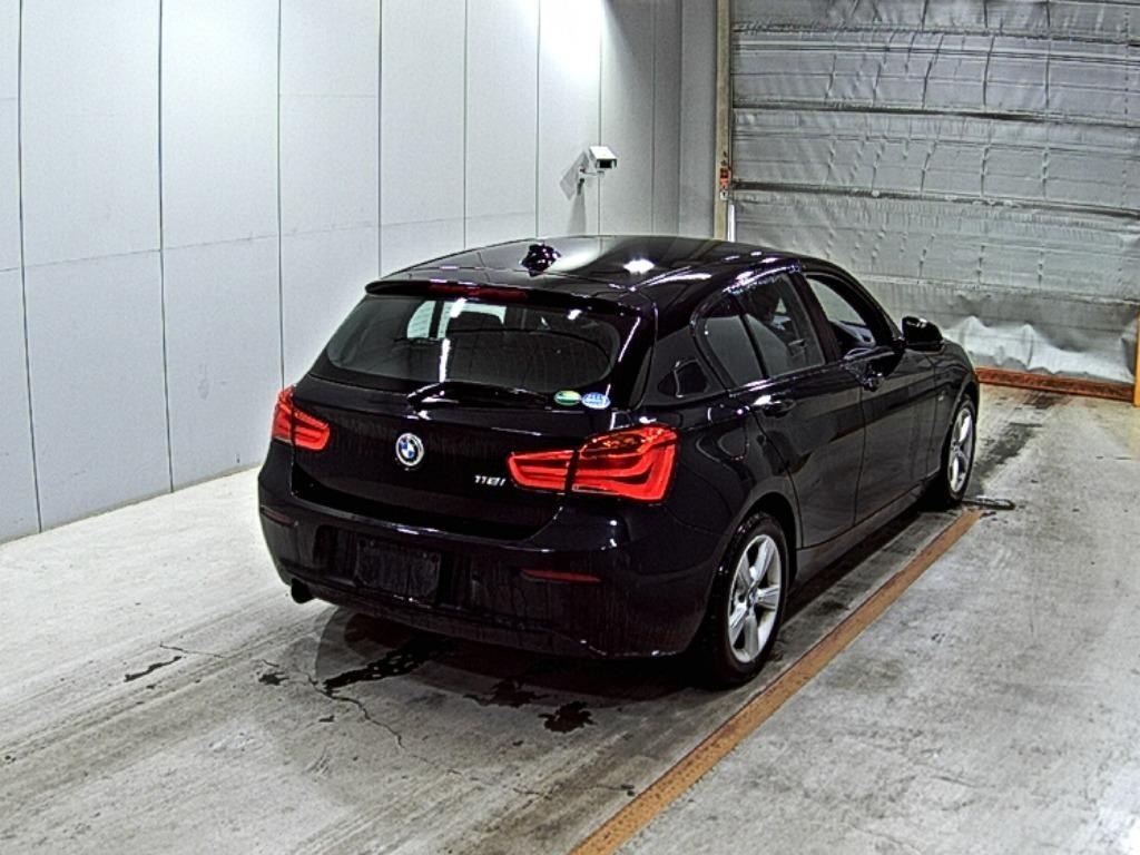 BMW 1-SERIES