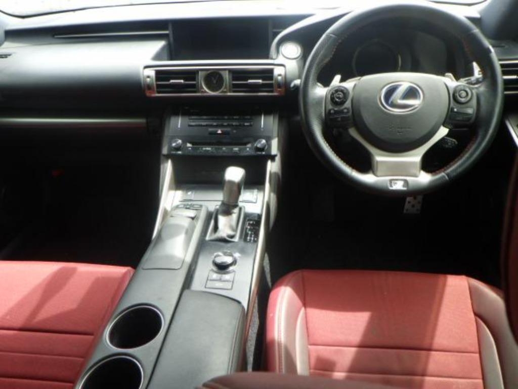 LEXUS IS300H
