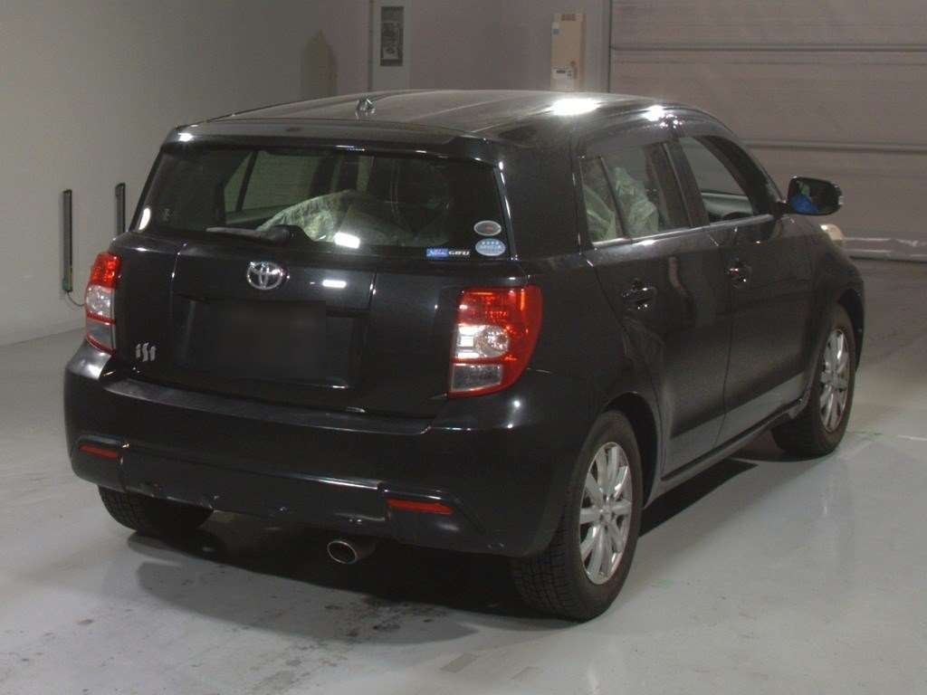 TOYOTA IST