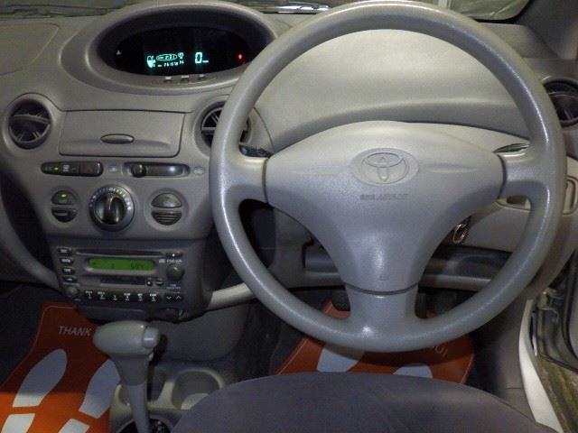 TOYOTA PLATZ