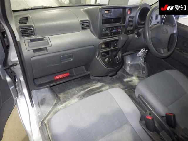 TOYOTA PIXIS VAN