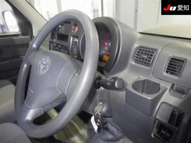 TOYOTA PIXIS VAN