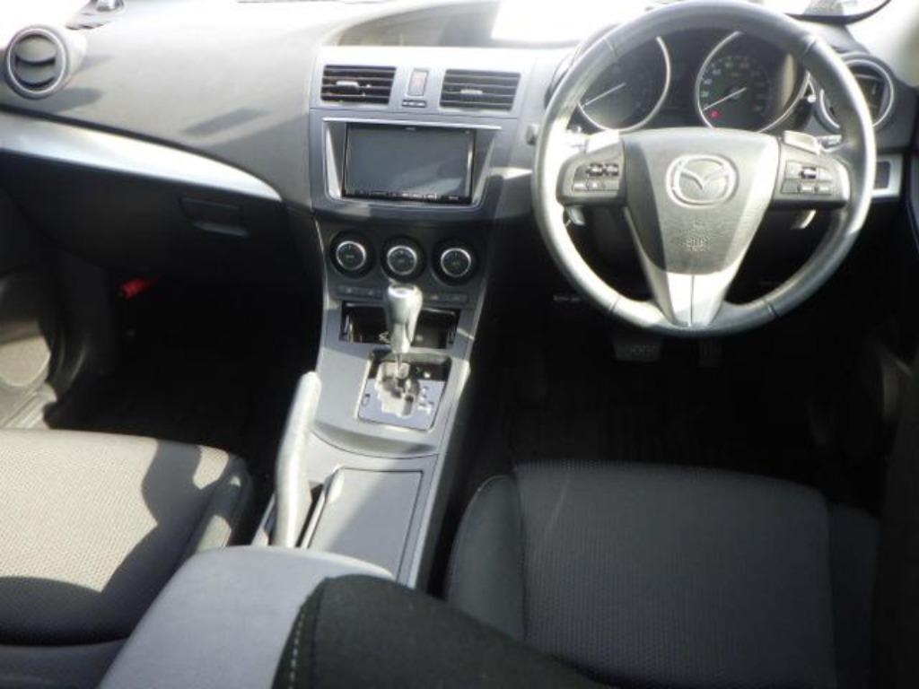 MAZDA AXELA