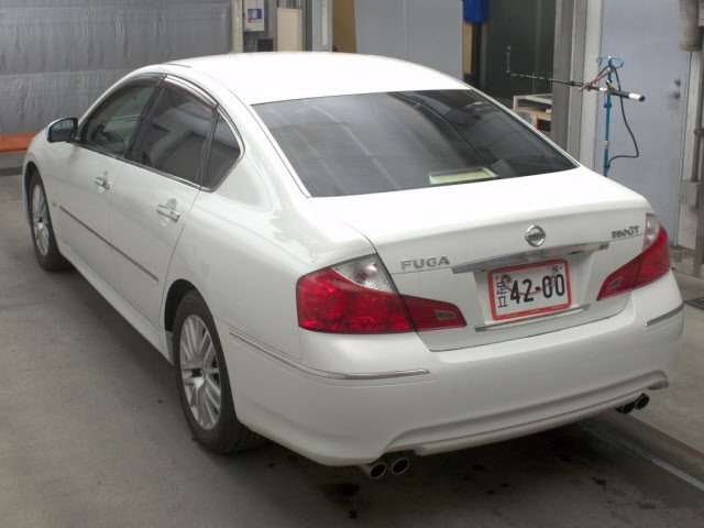 NISSAN FUGA