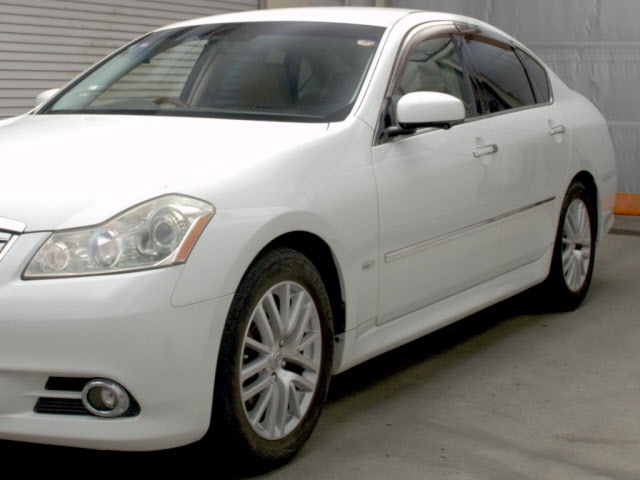 NISSAN FUGA