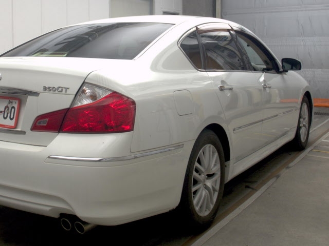 NISSAN FUGA