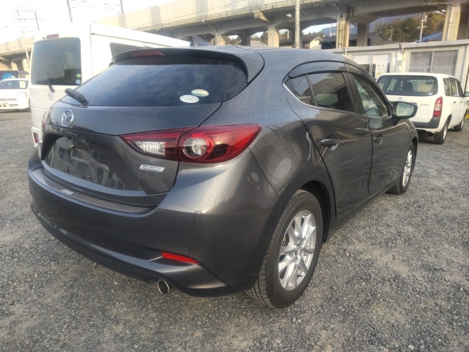 MAZDA AXELA