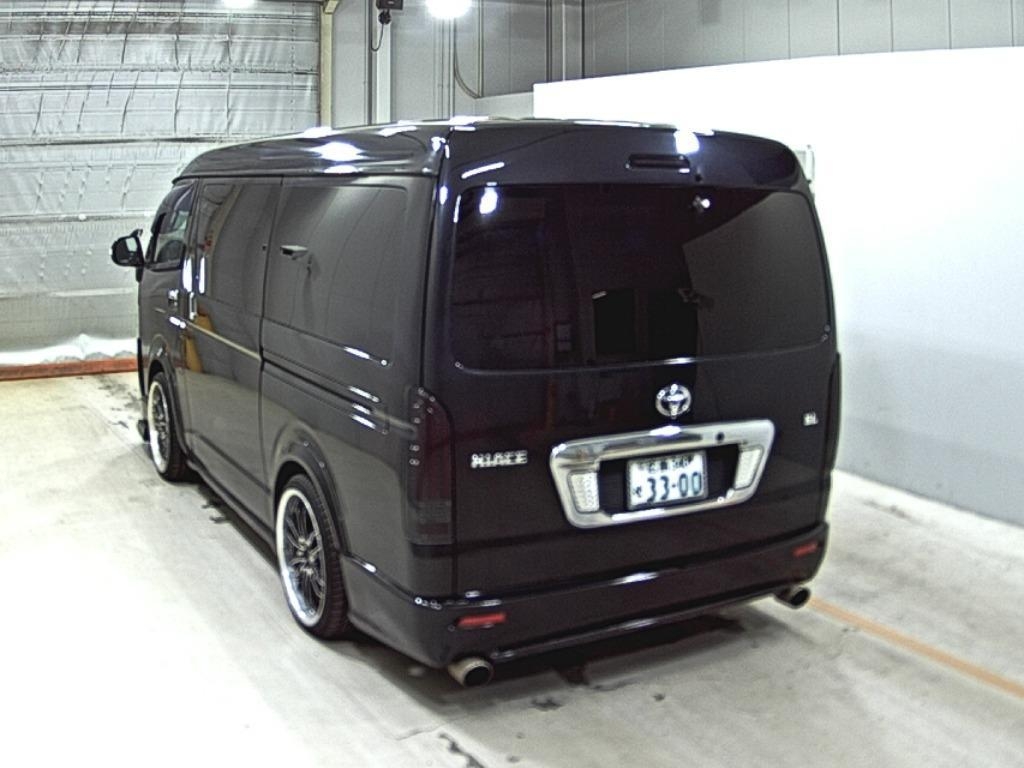 TOYOTA HIACE