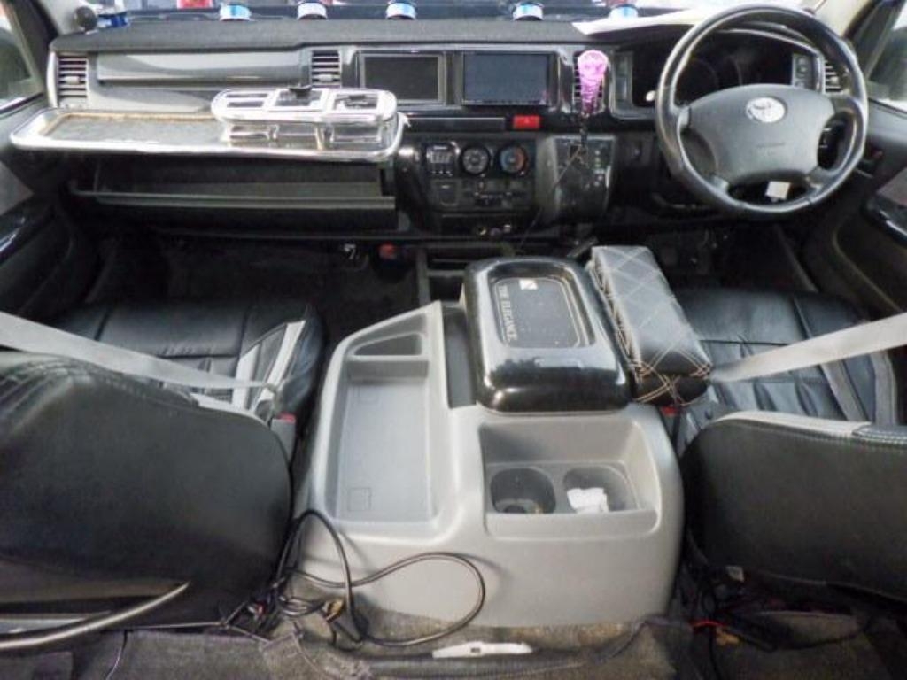 TOYOTA HIACE