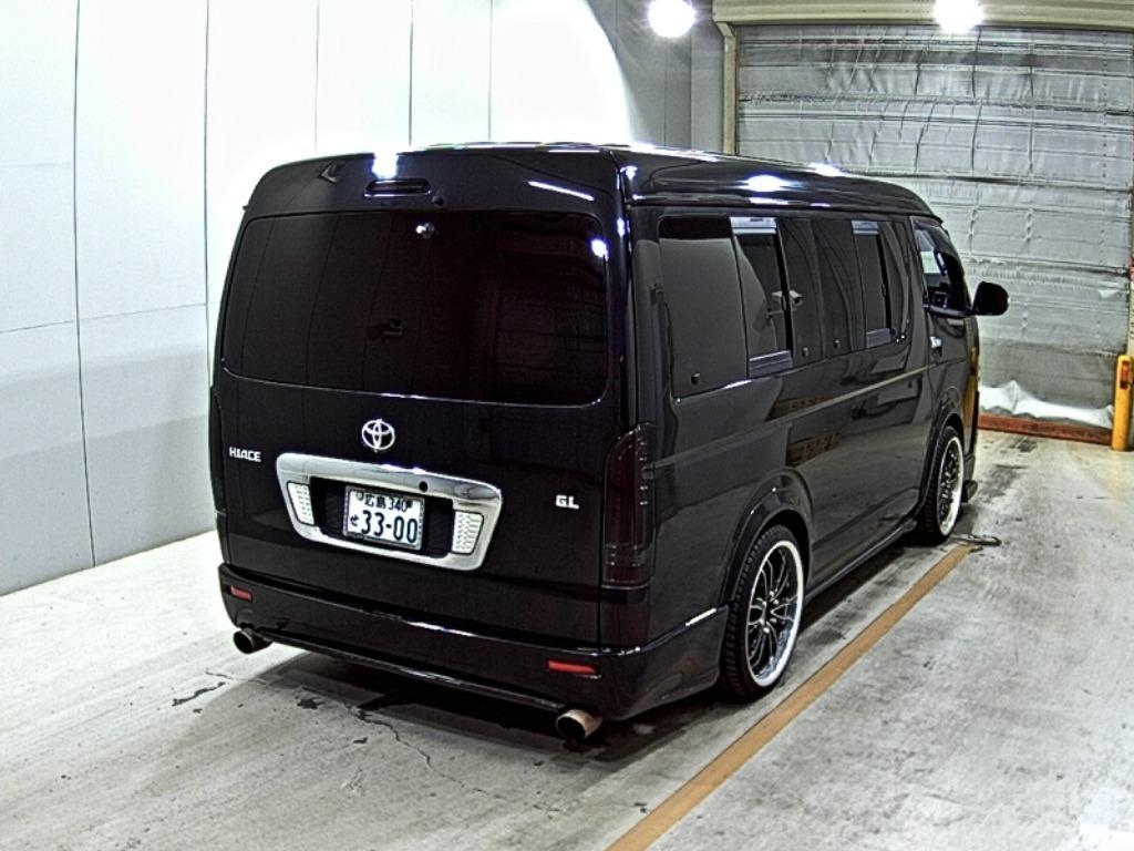 TOYOTA HIACE