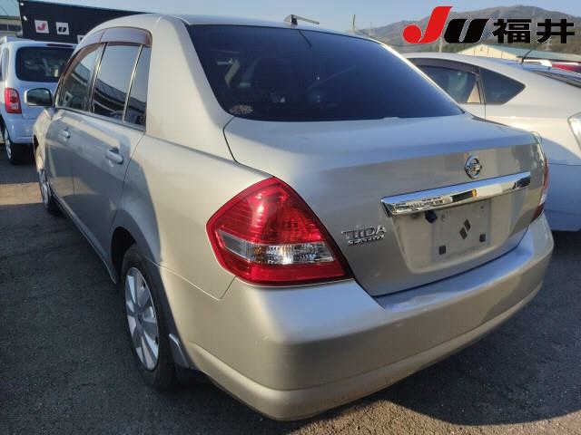 NISSAN TIIDA LATIO