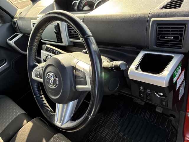 TOYOTA PIXIS MEGA