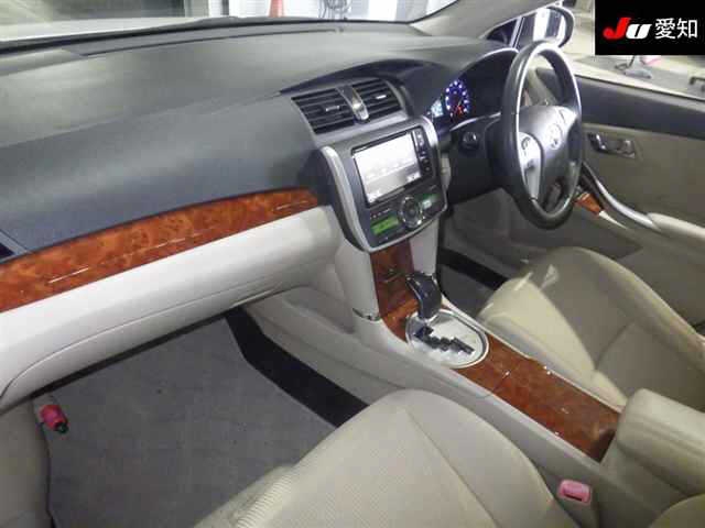 TOYOTA PREMIO