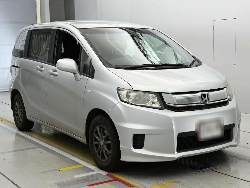HONDA FREED SPIKE
