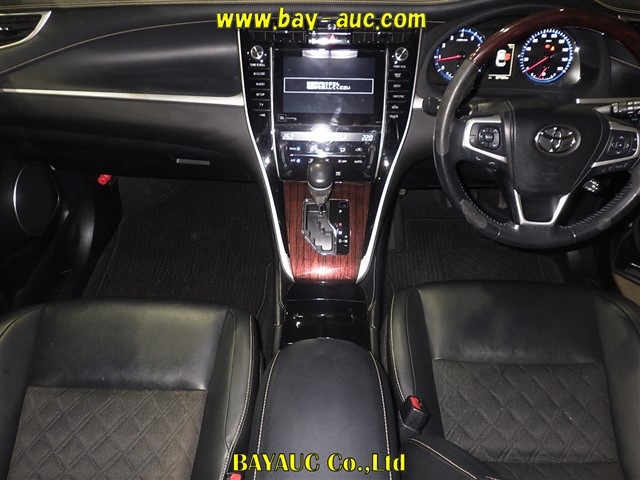 TOYOTA HARRIER