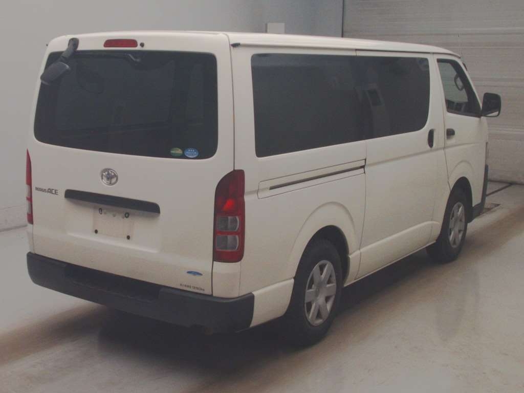 TOYOTA REGIUS ACE